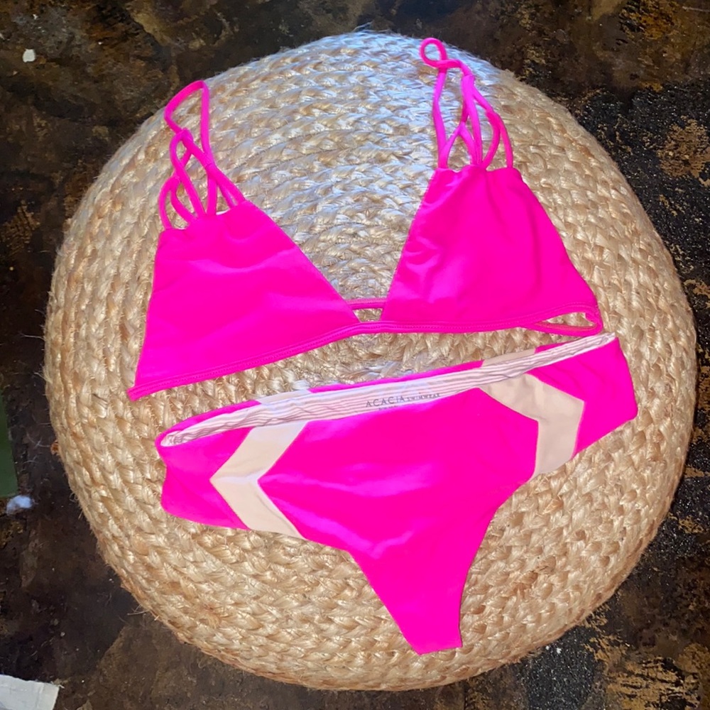 Acacia Swimwear Santorini Top XL and Mentawai Bottom L used